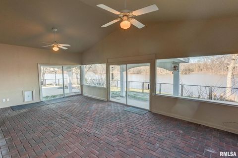 Tiny photo for 333 N LAKEVIEW Drive, Salem, IL 62881 (MLS # EB457177)