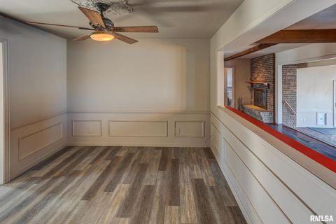 Tiny photo for 333 N LAKEVIEW Drive, Salem, IL 62881 (MLS # EB457177)