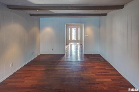 Tiny photo for 333 N LAKEVIEW Drive, Salem, IL 62881 (MLS # EB457177)