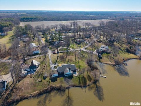 Tiny photo for 333 N LAKEVIEW Drive, Salem, IL 62881 (MLS # EB457177)