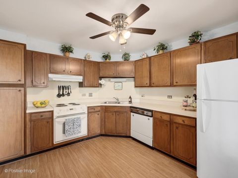 Tiny photo for 141 N La Grange Road #905, La Grange, IL 60525 (MLS # 12431546)