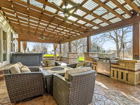 Tiny photo for 342 Comstock Drive, Elgin, IL 60124 (MLS # 12613034)