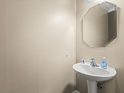 Tiny photo for 342 Comstock Drive, Elgin, IL 60124 (MLS # 12613034)