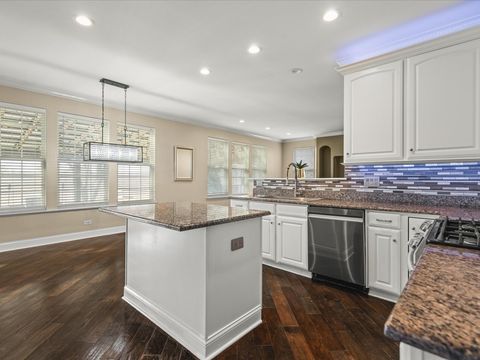 Tiny photo for 342 Comstock Drive, Elgin, IL 60124 (MLS # 12613034)