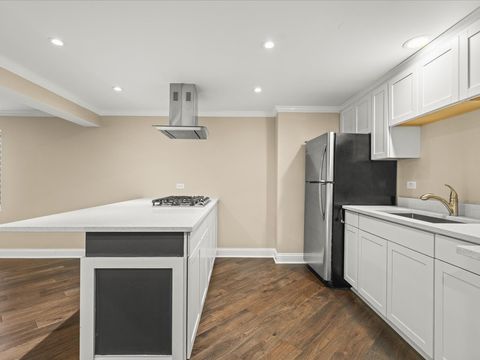 Tiny photo for 342 Comstock Drive, Elgin, IL 60124 (MLS # 12613034)