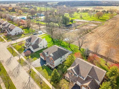 Tiny photo for 342 Comstock Drive, Elgin, IL 60124 (MLS # 12613034)