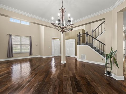 Tiny photo for 342 Comstock Drive, Elgin, IL 60124 (MLS # 12613034)