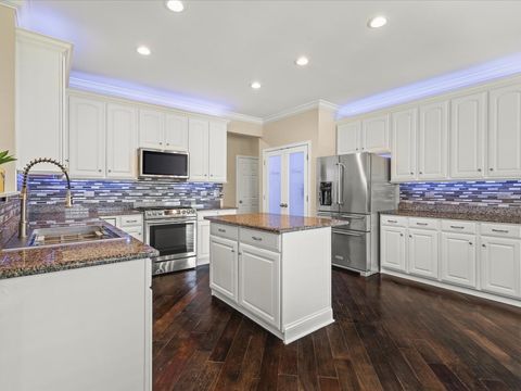 Tiny photo for 342 Comstock Drive, Elgin, IL 60124 (MLS # 12613034)