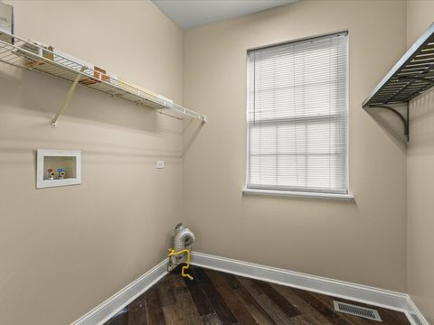 Tiny photo for 342 Comstock Drive, Elgin, IL 60124 (MLS # 12613034)