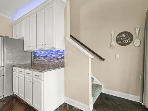 Tiny photo for 342 Comstock Drive, Elgin, IL 60124 (MLS # 12613034)