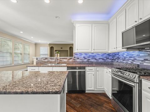 Tiny photo for 342 Comstock Drive, Elgin, IL 60124 (MLS # 12613034)