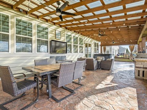 Tiny photo for 342 Comstock Drive, Elgin, IL 60124 (MLS # 12613034)