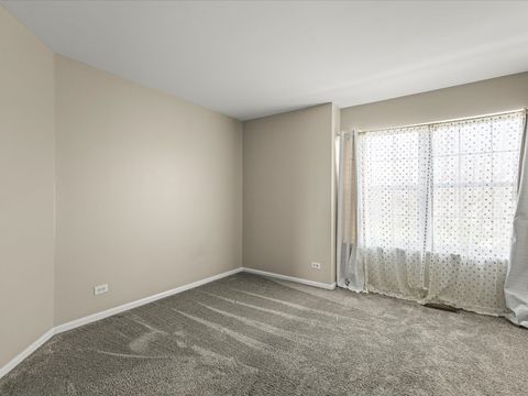 Tiny photo for 342 Comstock Drive, Elgin, IL 60124 (MLS # 12613034)