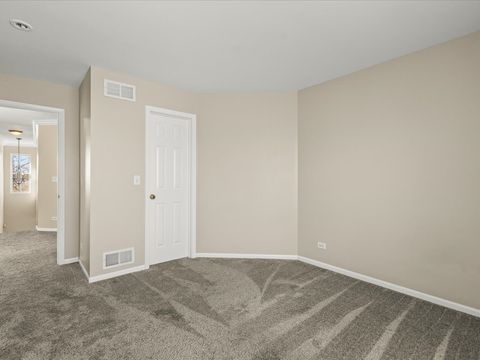 Tiny photo for 342 Comstock Drive, Elgin, IL 60124 (MLS # 12613034)