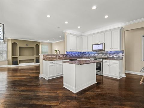 Tiny photo for 342 Comstock Drive, Elgin, IL 60124 (MLS # 12613034)