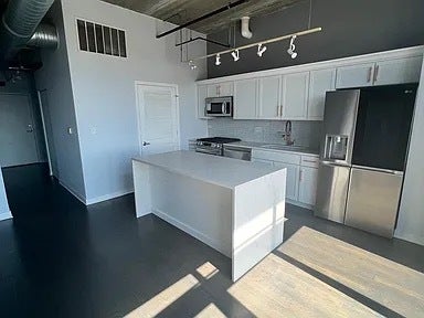 833 W 15th Place 814