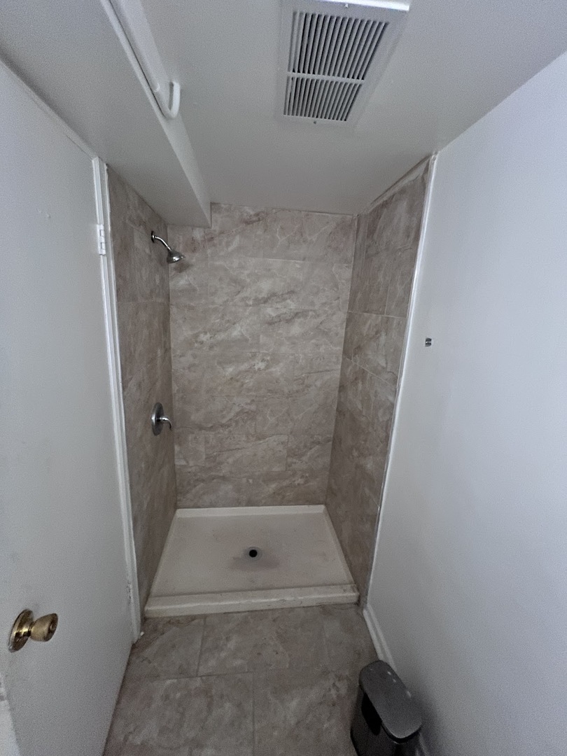 1028 W OAKDALE Avenue GF