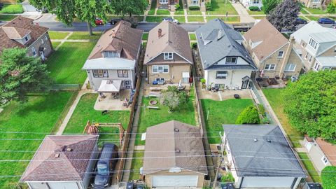Tiny photo for 3829 Wisconsin Avenue, Berwyn, IL 60402 (MLS # 12478282)
