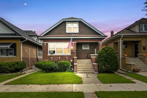 Tiny photo for 3829 Wisconsin Avenue, Berwyn, IL 60402 (MLS # 12478282)