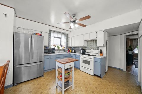 Tiny photo for 3829 Wisconsin Avenue, Berwyn, IL 60402 (MLS # 12478282)