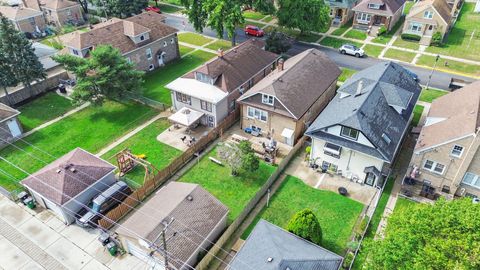 Tiny photo for 3829 Wisconsin Avenue, Berwyn, IL 60402 (MLS # 12478282)