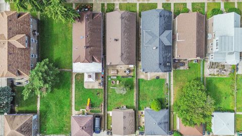 Tiny photo for 3829 Wisconsin Avenue, Berwyn, IL 60402 (MLS # 12478282)