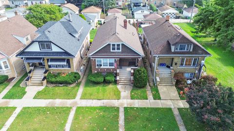Tiny photo for 3829 Wisconsin Avenue, Berwyn, IL 60402 (MLS # 12478282)