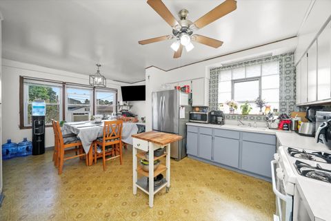 Tiny photo for 3829 Wisconsin Avenue, Berwyn, IL 60402 (MLS # 12478282)