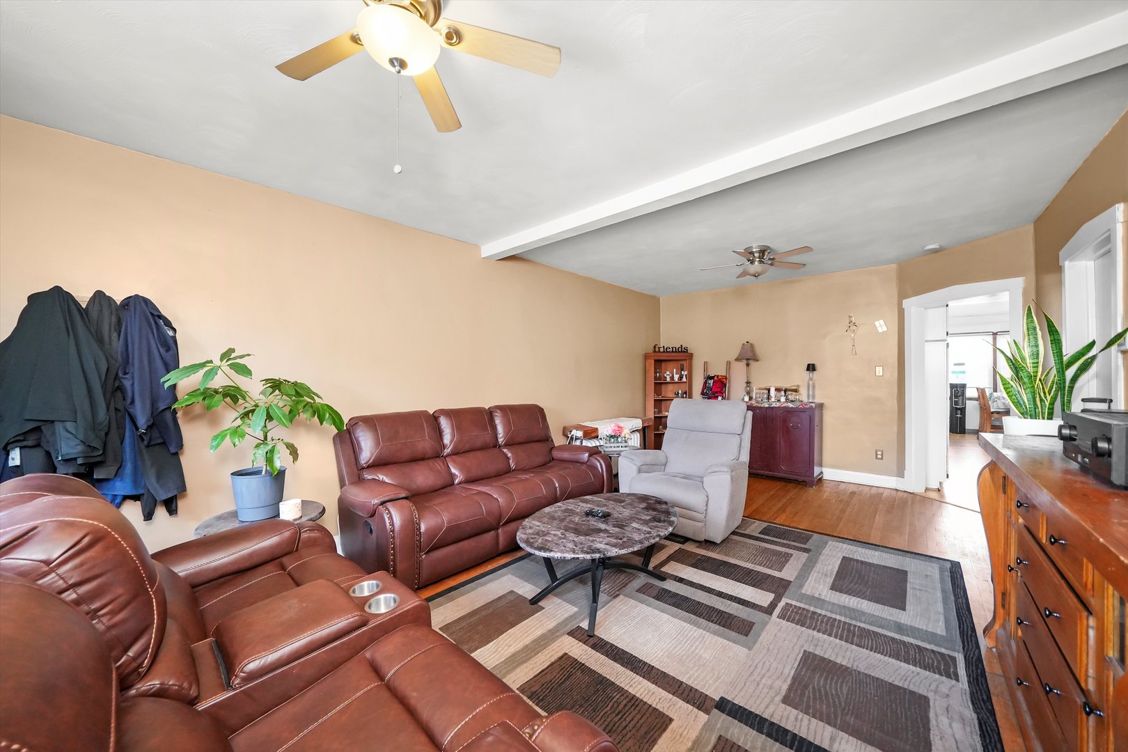 3829 Wisconsin Avenue