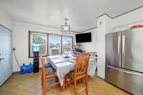 Tiny photo for 3829 Wisconsin Avenue, Berwyn, IL 60402 (MLS # 12478282)