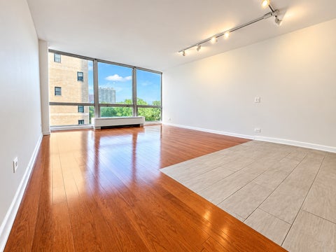 Tiny photo for 2400 N Lakeview Avenue #602, Chicago, IL 60614 (MLS # 12752556)