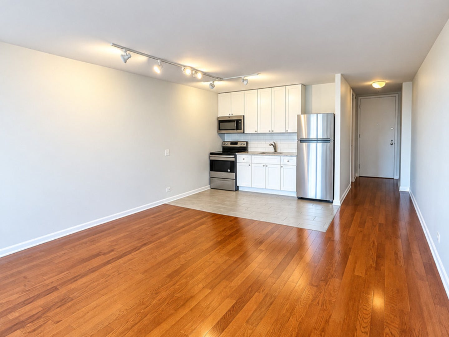 2400 N Lakeview Avenue 602
