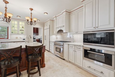 Tiny photo for 719 Midwest Club Parkway, Oak Brook, IL 60523 (MLS # 12558959)