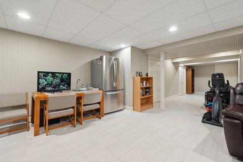 Tiny photo for 719 Midwest Club Parkway, Oak Brook, IL 60523 (MLS # 12558959)