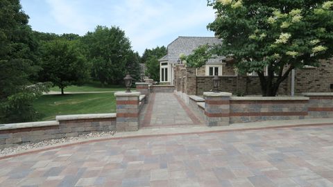 Tiny photo for 719 Midwest Club Parkway, Oak Brook, IL 60523 (MLS # 12558959)