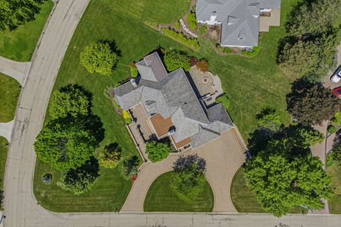 Tiny photo for 719 Midwest Club Parkway, Oak Brook, IL 60523 (MLS # 12558959)