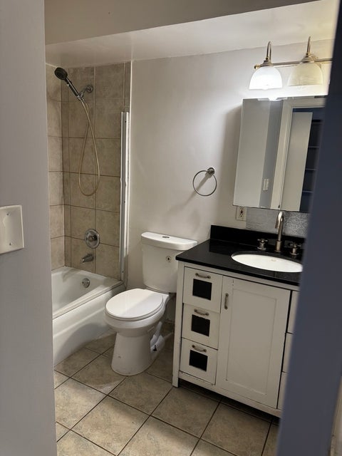 Tiny photo for 860 E Old Willow Road #138, Prospect Heights, IL 60070 (MLS # 12763053)