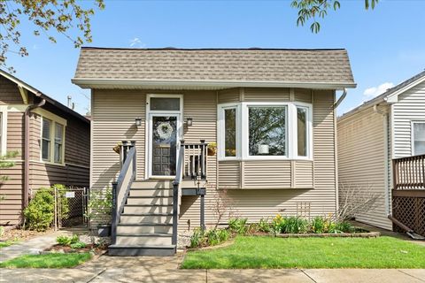 Photo of 1750 W Olive Avenue, Chicago, IL 60660 (MLS # 12614170)