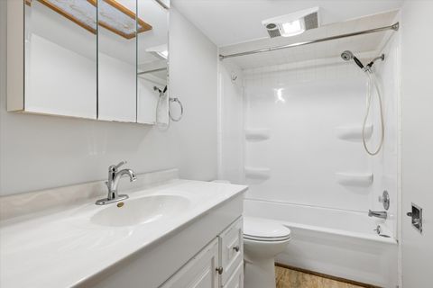 Tiny photo for 2504 N Boulevard View Avenue, Waukegan, IL 60087 (MLS # 12611694)