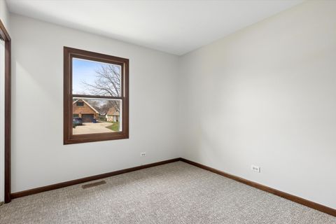 Tiny photo for 2504 N Boulevard View Avenue, Waukegan, IL 60087 (MLS # 12611694)