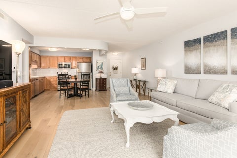 Tiny photo for 10 S Wille Street #303, Mount Prospect, IL 60056 (MLS # 12776490)