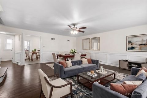 Tiny photo for 7042 N Washtenaw Avenue, Chicago, IL 60645 (MLS # 12618554)