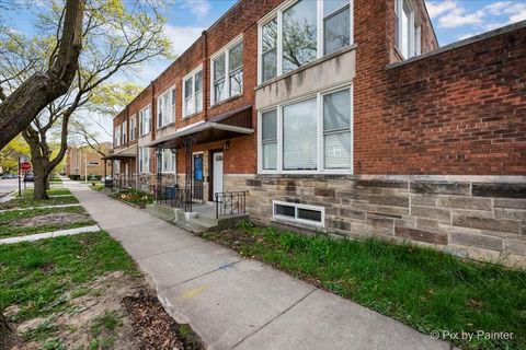 Tiny photo for 7042 N Washtenaw Avenue, Chicago, IL 60645 (MLS # 12618554)