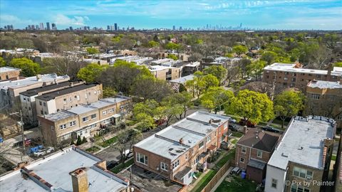 Tiny photo for 7042 N Washtenaw Avenue, Chicago, IL 60645 (MLS # 12618554)