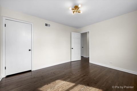 Tiny photo for 7042 N Washtenaw Avenue, Chicago, IL 60645 (MLS # 12618554)