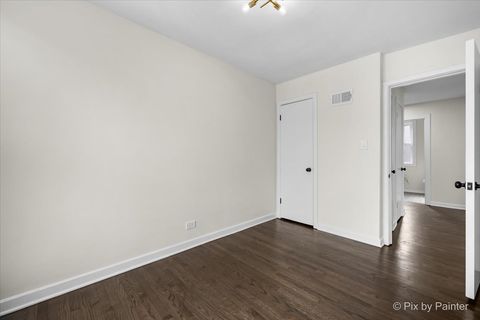 Tiny photo for 7042 N Washtenaw Avenue, Chicago, IL 60645 (MLS # 12618554)