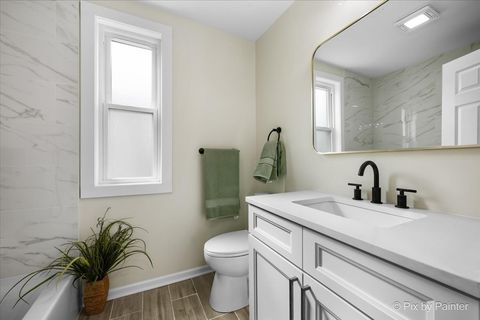 Tiny photo for 7042 N Washtenaw Avenue, Chicago, IL 60645 (MLS # 12618554)