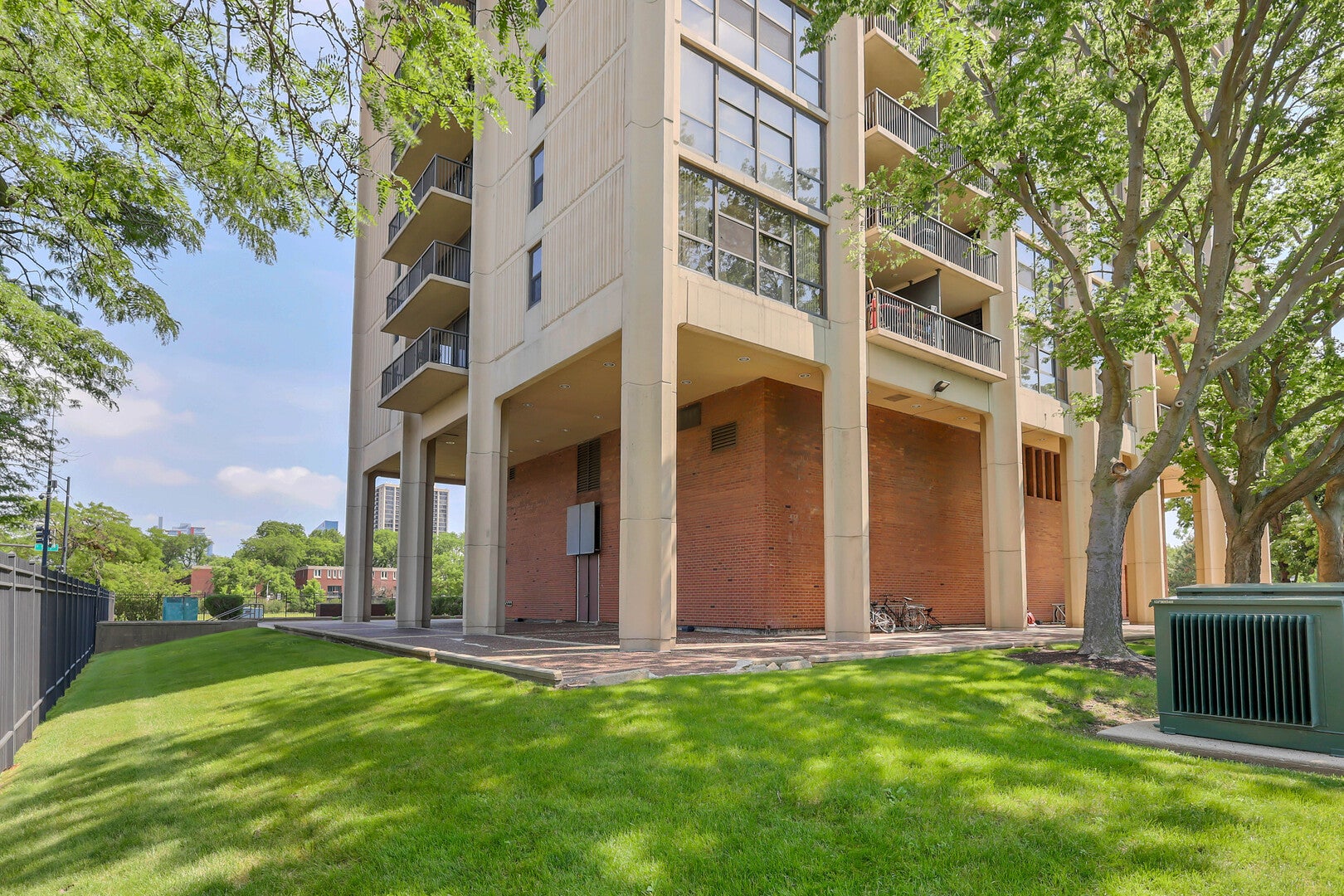 2901 S Michigan Avenue 403