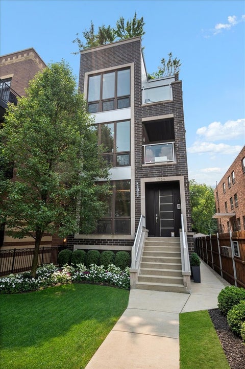 Tiny photo for 729 W Diversey Parkway #2, Chicago, IL 60614 (MLS # 12730440)