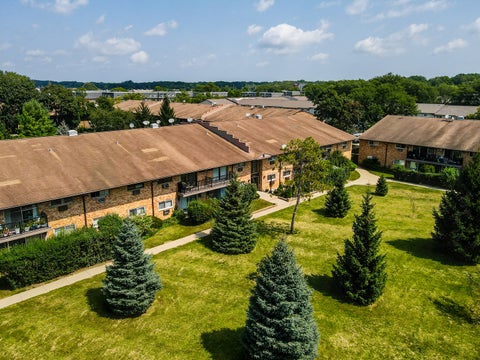 Tiny photo for 836 E Old Willow Road #111, Prospect Heights, IL 60070 (MLS # 12744191)